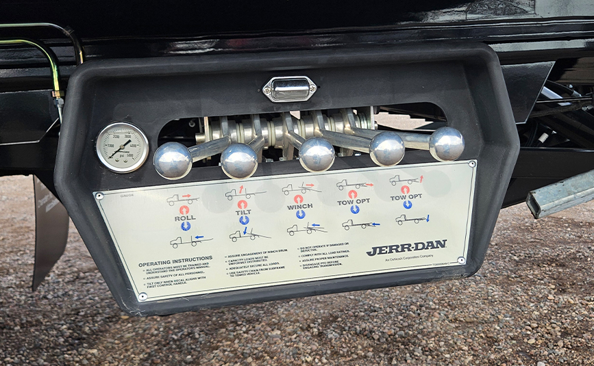 2027 international mv607 jerr-dan rollback yellow tow truck - 11-2 - jerrdan control panel