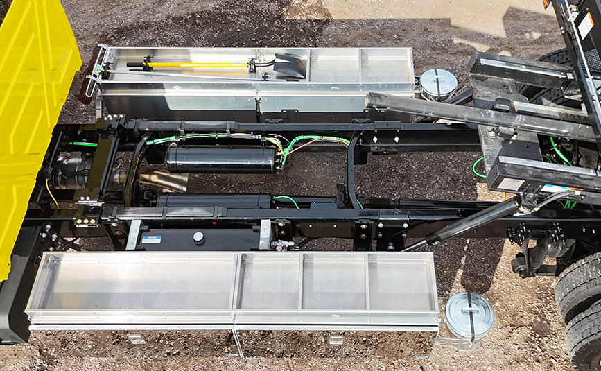 2027 international mv607 jerr-dan rollback yellow tow truck - 17 - truck frame, toolbox top trays