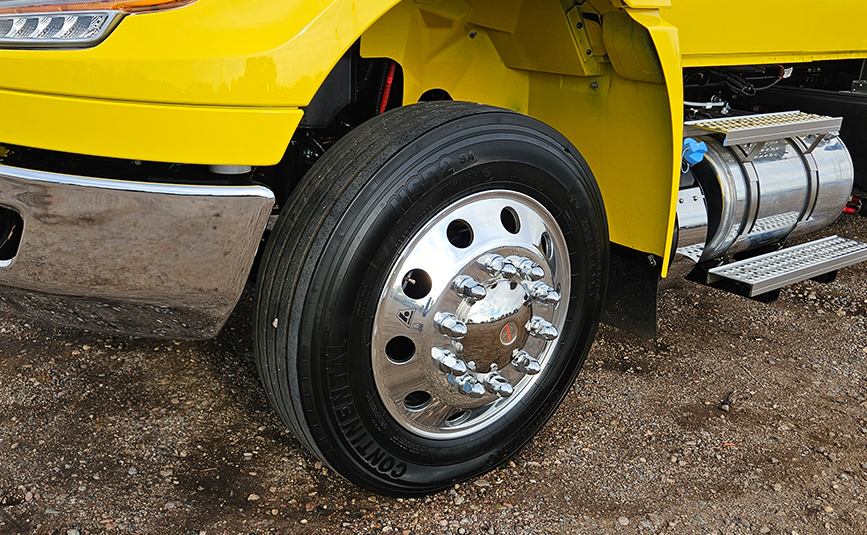 2027 international mv607 jerr-dan rollback yellow tow truck - 25 - front tire