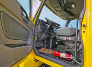 2027 international mv607 jerr-dan rollback yellow tow truck - 26 - cab interior, driver door