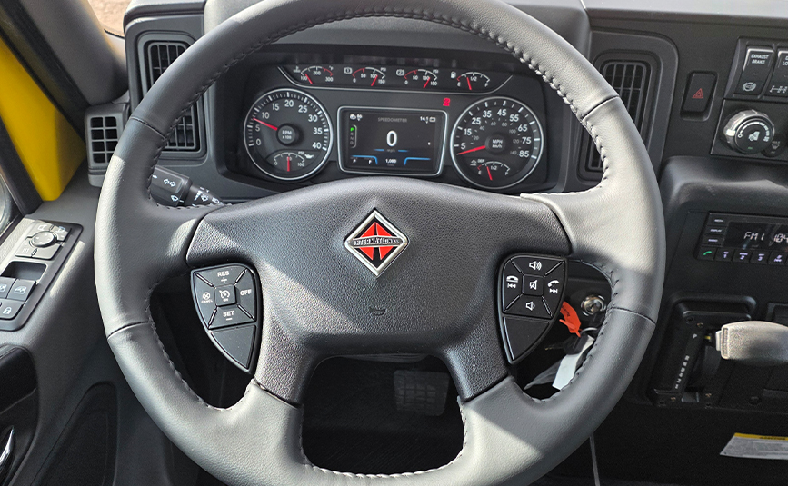 2027 international mv607 jerr-dan rollback yellow tow truck - 32 - steering wheel