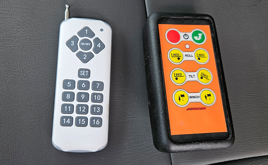 2027 international mv607 jerr-dan rollback yellow tow truck - 35 - remote controls