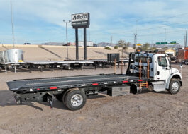 Freightliner Landoll Loadoll II rollback carrier - 01 - for sale at Midco Sales