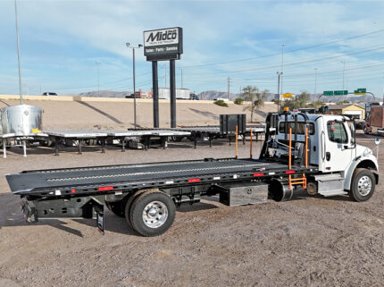 Freightliner Landoll Loadoll II rollback carrier - 01 - for sale at Midco Sales