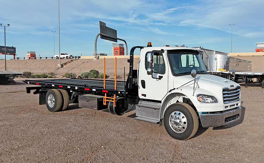 Freightliner Landoll Loadoll II rollback carrier - 02 - for sale at Midco Sales