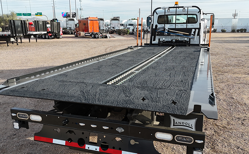 Freightliner Landoll Loadoll II rollback carrier - 06-3 - top deck, chain drive system