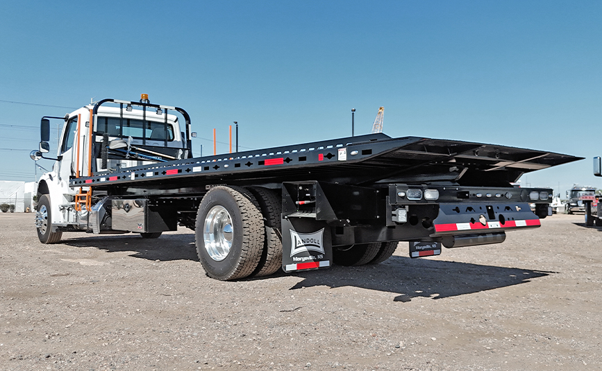 Freightliner Landoll Loadoll II rollback carrier - 06 - rear view, bumper, wheels, tires