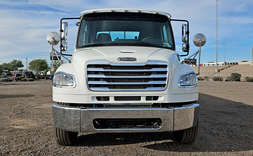 Freightliner Landoll Loadoll II rollback carrier - 08 - cab front, grill, bumper