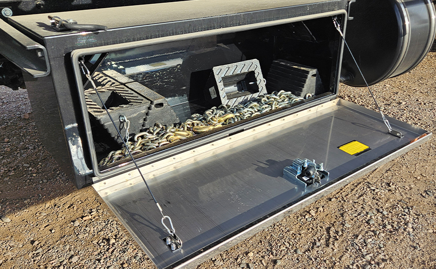 Freightliner Landoll Loadoll II rollback carrier - 15 - passenger side toolbox open