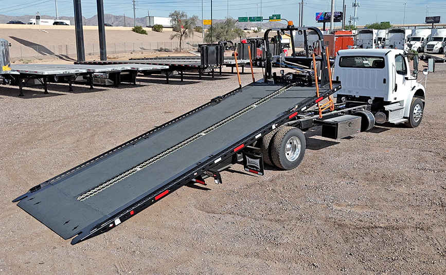 Freightliner Landoll Loadoll II rollback carrier - 22 - loadoll deck tilted down