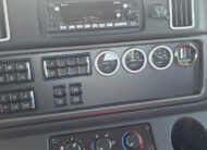 Freightliner Landoll Loadoll II rollback carrier - 29 - dashboard