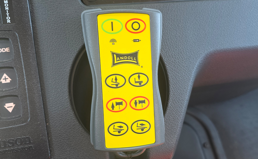 Freightliner Landoll Loadoll II rollback carrier - 31 - landoll remote control