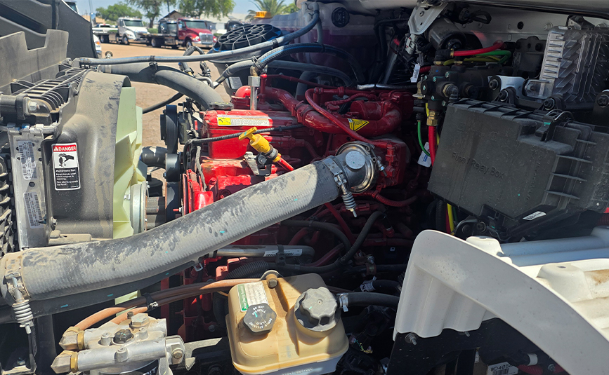 Freightliner Landoll Loadoll II rollback carrier - 32 - engine