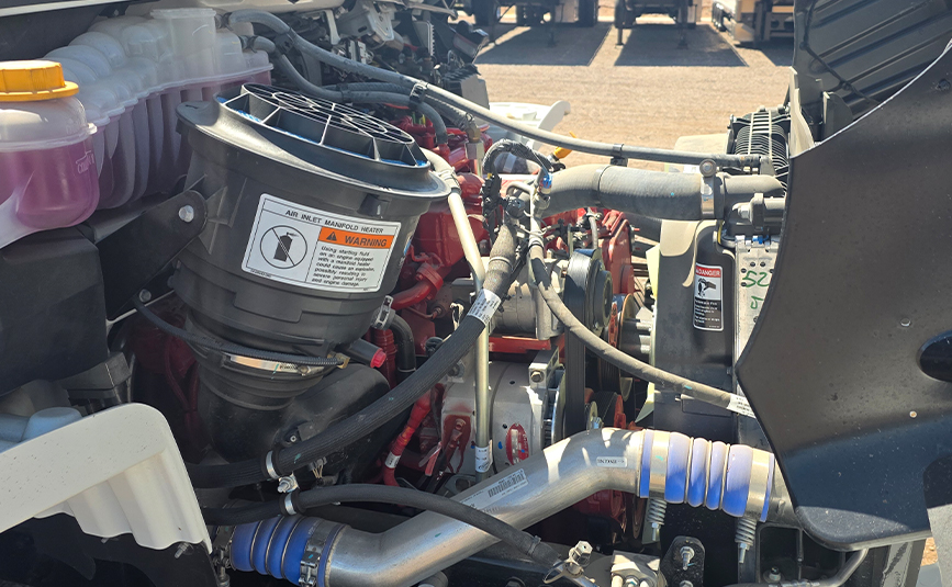 Freightliner Landoll Loadoll II rollback carrier - 33 - engine