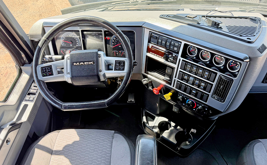 2022 Mack Anthem N62T Sleeper Cab