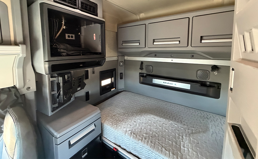 2022 Mack Anthem N62T Sleeper Cab