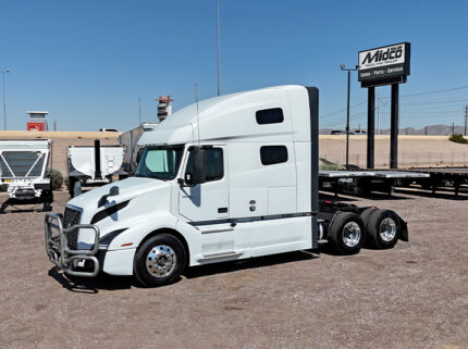 2020 volvo vnl 760 used sleeper cab truck - 01 - for sale at Midco Sales