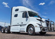2020 volvo vnl 760 used sleeper cab truck - 04 - passenger side