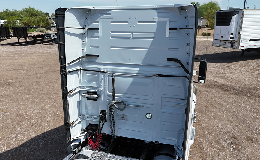 2020 volvo vnl 760 used sleeper cab truck - 07 - back of cab