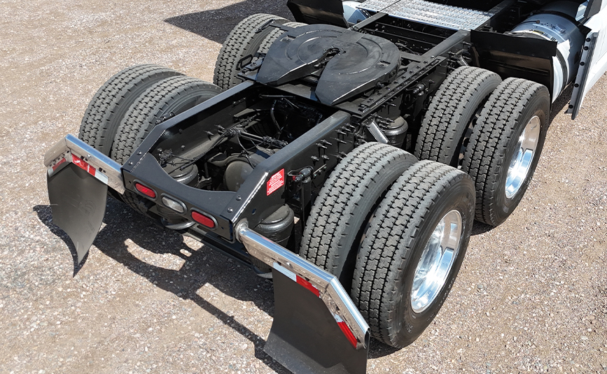 2020 volvo vnl 760 used sleeper cab truck - 08 - rear frame, fifth wheel, tires, axles