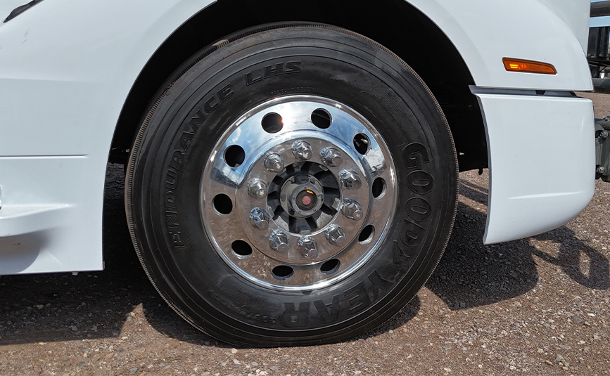 2020 volvo vnl 760 used sleeper cab truck - 14 - front wheel tire