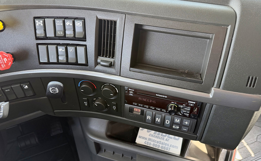 2020 volvo vnl 760 used sleeper cab truck - 16 - dashboard, climate control, gear shift