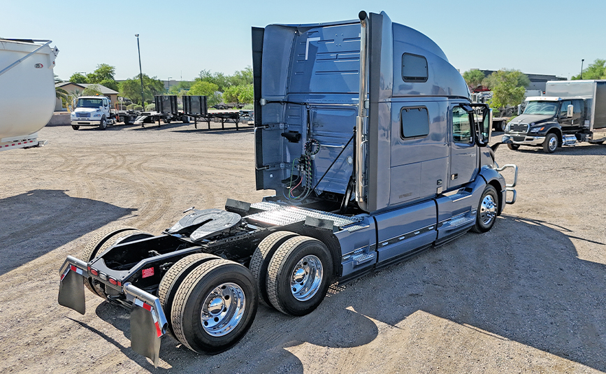 2023 Volvo VNL 860