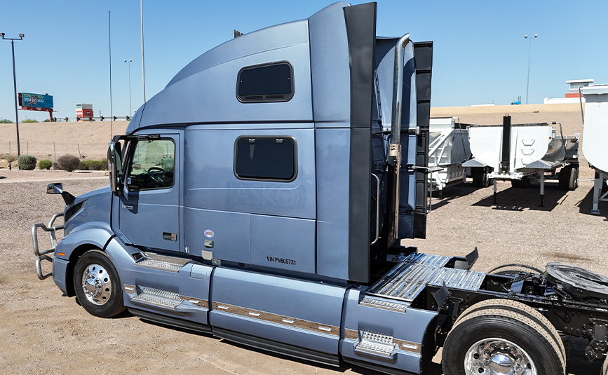 2023 Volvo VNL 860