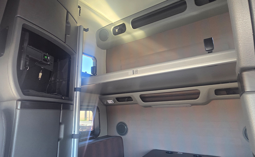2023 Volvo VNL 860