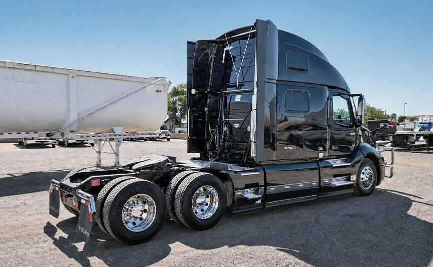 2023 volvo vnl860 globetrotter used sleeper cab - 05 - passenger side, rear angle
