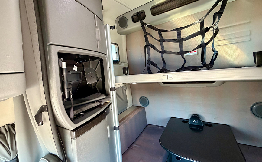 2023 volvo vnl860 globetrotter used sleeper cab - 21 - midroof sleeper
