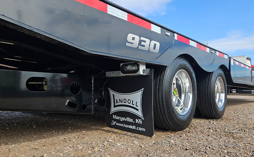 2027 landoll 930 51-15 black hydraulic tail trailer - 09 - wheels and tires