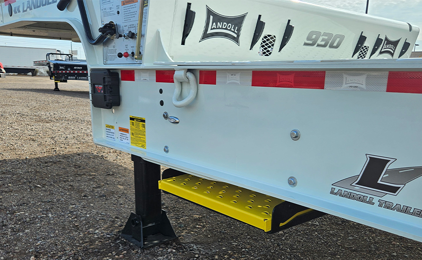 2027 landoll 930 traveling axle trailer white - 13 - fold out step