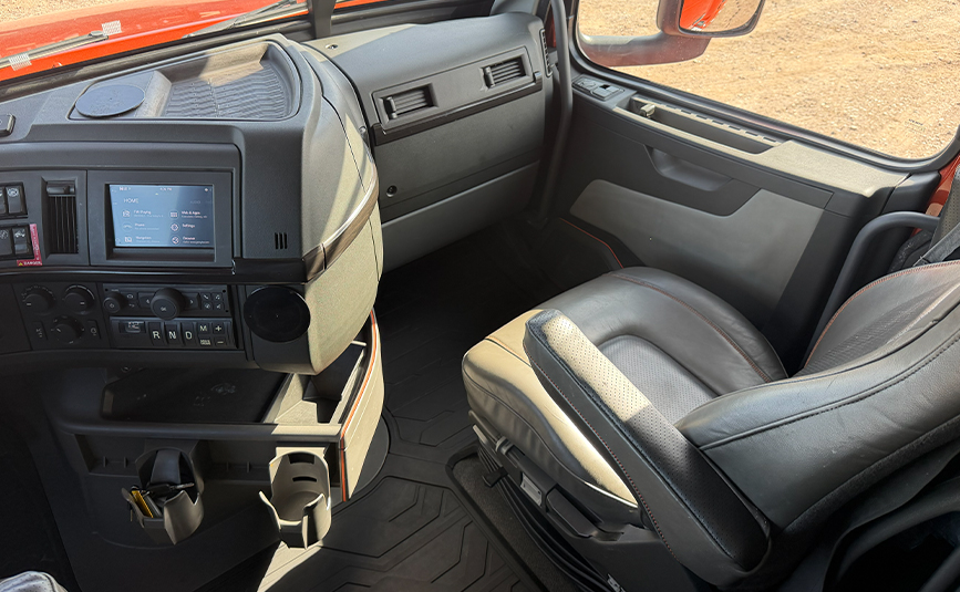 2024 Volvo VNKL64T860