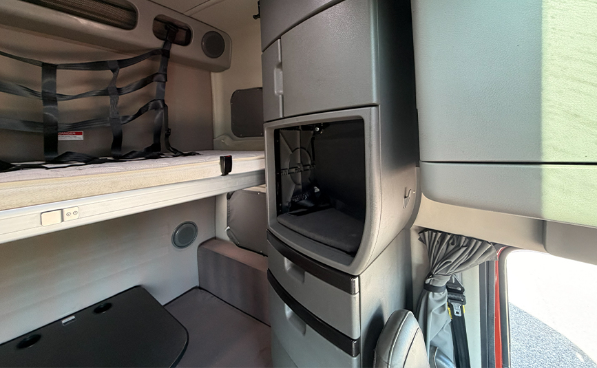 2024 Volvo VNKL64T860
