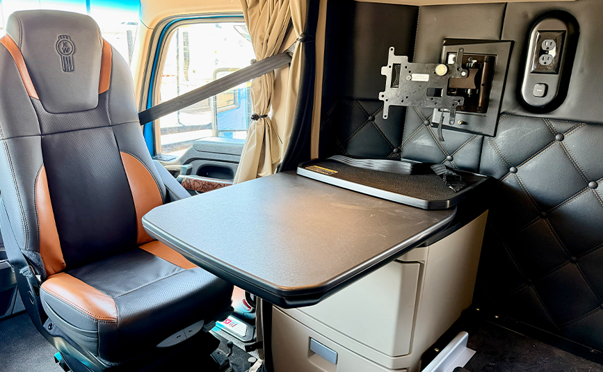 2023 Kenworth T680