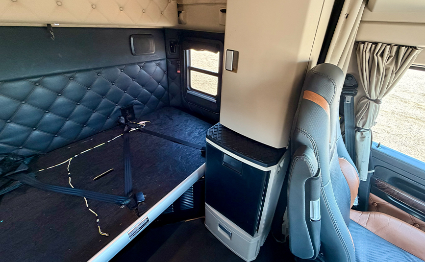2023 Kenworth T680