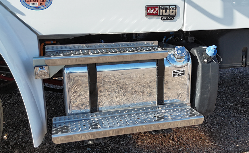 2027 freightliner m2 jerr-dan rollback tow truck - 18 - fuel tank