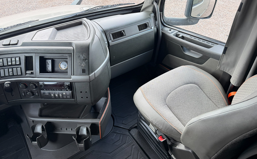 2023 Volvo VNL760