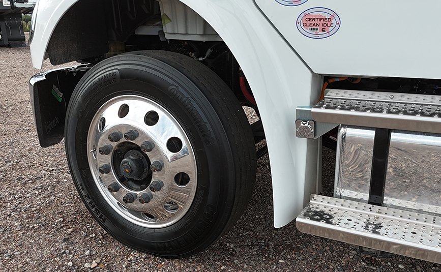 2027 freightliner m2 - jerr-dan rollback tow truck - 23 - front tire