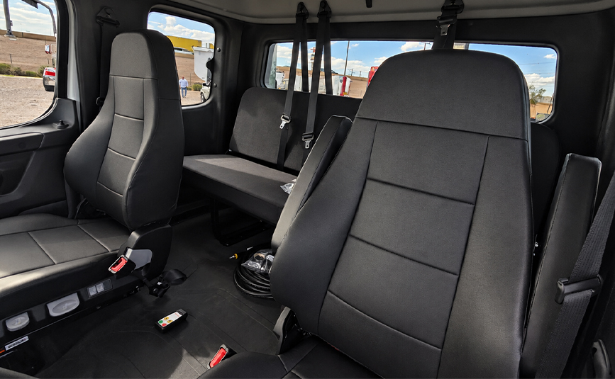 2027 freightliner m2 - jerr-dan rollback tow truck - 27 - cab interior