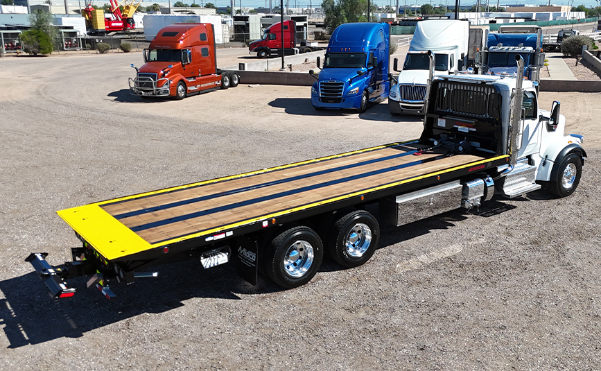 2027 peterbilt 567 jerr-dan industrial carrier tow truck - 04 - for sale at Midco Sales