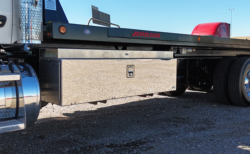 2027 peterbilt 567 jerr-dan industrial carrier tow truck - 10 - driver side toolbox