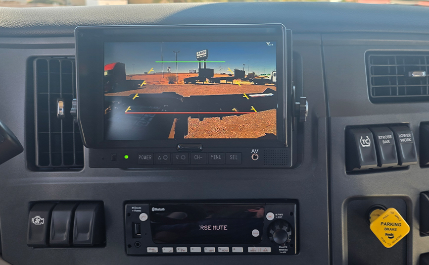2027 peterbilt 567 jerr-dan industrial carrier tow truck - 23 - rear view camera