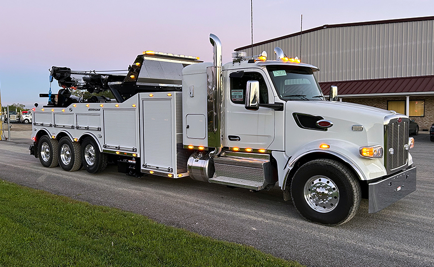 2027 Peterbilt 567 35/40 Ton Rotator