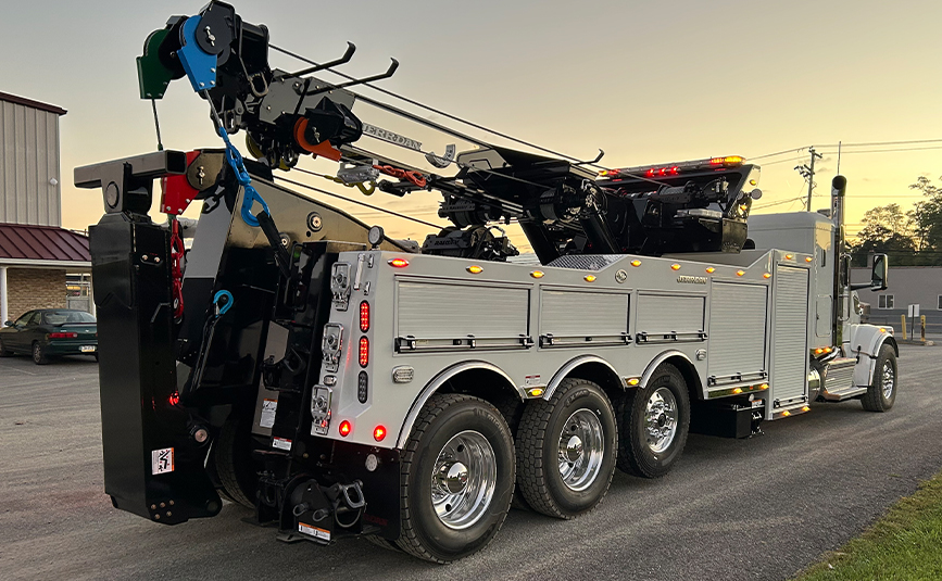 2027 Peterbilt 567 35/40 Ton Rotator