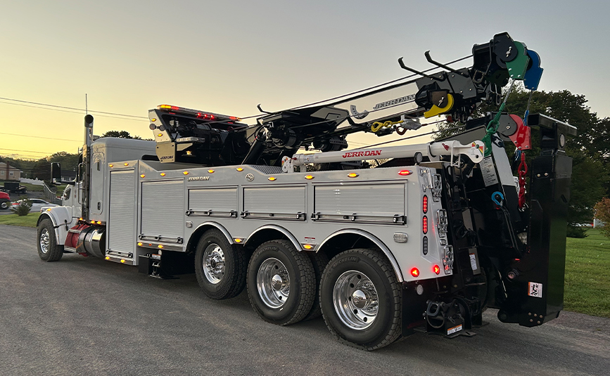 2027 Peterbilt 567 35/40 Ton Rotator